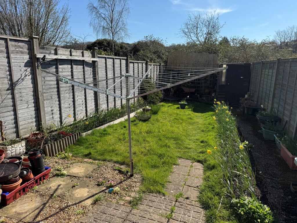 Lot: 92 - FREEHOLD FORMER SHOP WITH LIVING ACCOMMODATION BEHIND AND ABOVE - Looking Back Down the Rear Garden